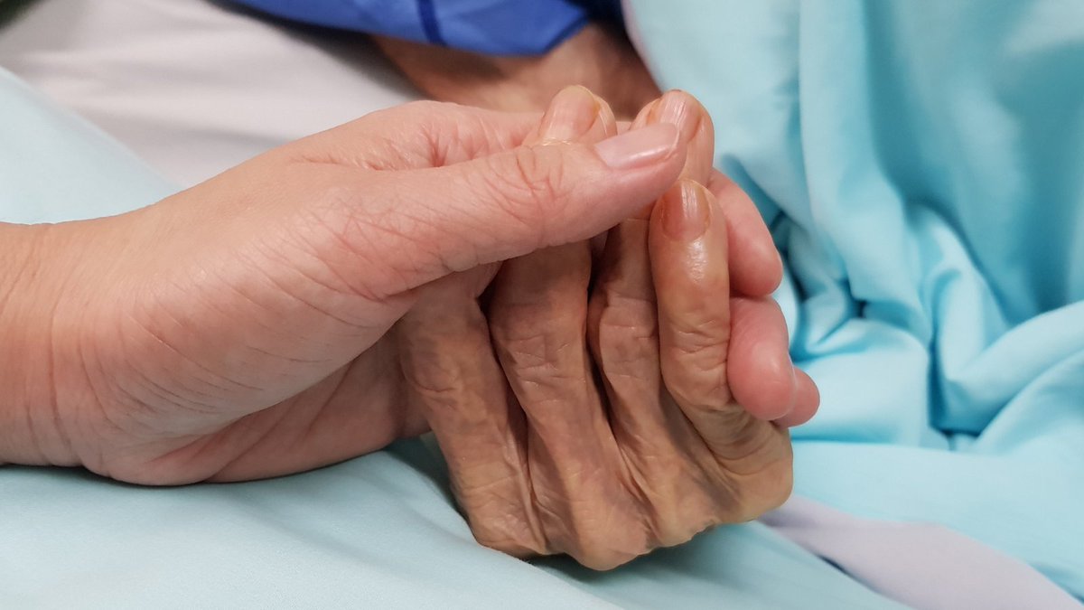 Cierpienie nie uszlachetnia. 
Czy jesteśmy gotowi na poważną debatę o eutanazji?

Poniżej list pacjentki, który warto przeczytać.

NIE USZLACHETNIA...
„Szanowny Panie Doktorze Macieju Jędrzejko,
Piszę do Pana ten list z miejsca, do którego nie dociera już nadzieja.
Nie piszę po