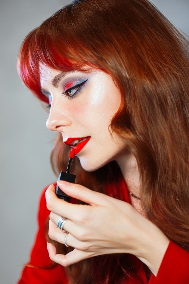 AlienCosplay's tweet photo. Collaboration for a cosmetics store. Red is my color 🔥 https://t.co/xSDzv7pFHS
