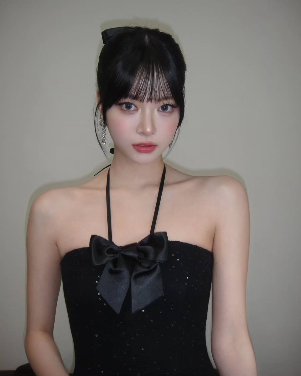 eunchcea's tweet photo. ㅤ
[ 𝗘𝘂𝗻𝗰𝗵𝗮𝗲 ] 🖤
ㅤ https://t.co/RRdRdRCXTV
