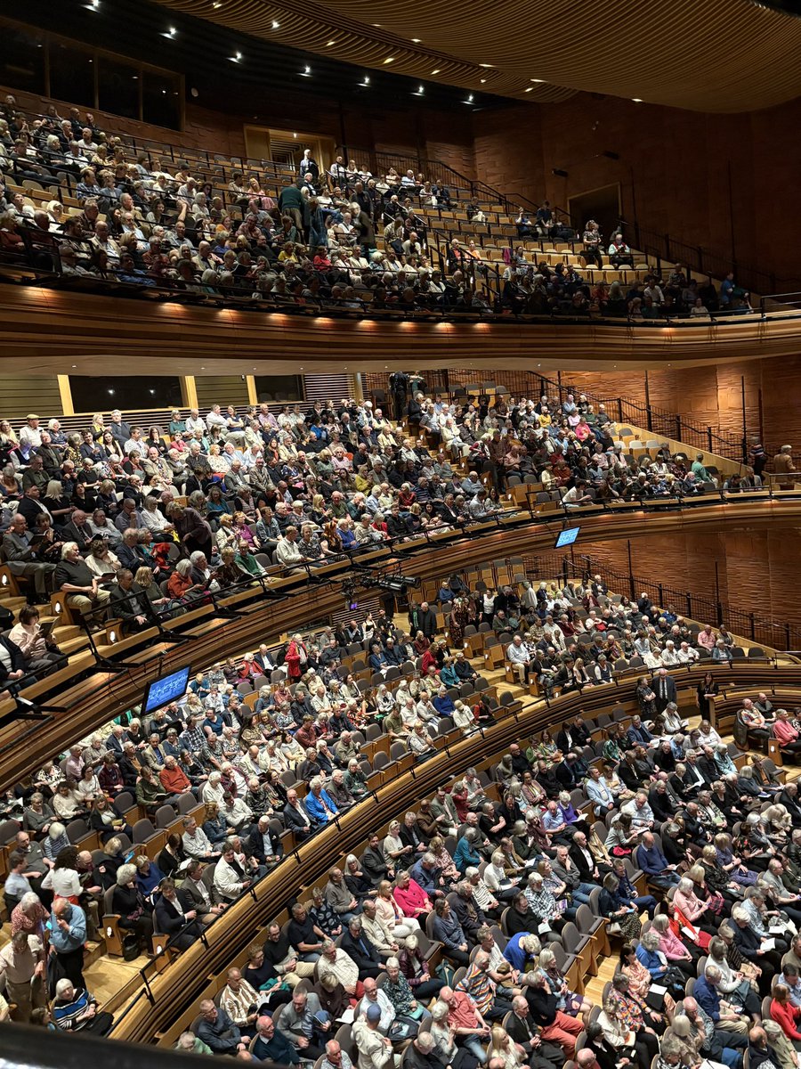 ElizAthertonSop's tweet image. An emotional evening sitting through #PeterGrimes @WelshNatOpera last night. Who knows when we will see a piece of this scale in #Wales again &amp;amp; how many of these extraordinary company members will be left in a couple of years’ time.

The redundancies continue. 😢 #SaveWNO
