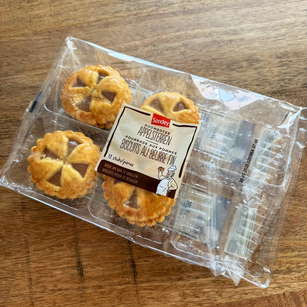 jkavandijk's tweet photo. Goedemorgen #VriendenVanX! De opdracht voor #aprilphotochallenge van vandaag is Guilty Pleasure. Nou dat is een gemakkelijke, want dat is voor mij koek en gebak. Koffie is toch veel lekkerder met iets lekkers erbij? https://t.co/grJouCVIyD