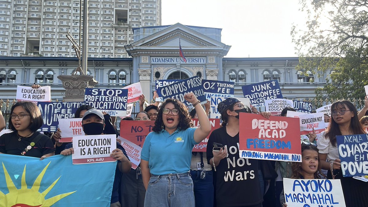 altermidya's tweet photo. Nagprotesta ang iba't ibang student organizations at publications sa Maynila nitong Biyernes, Abril 11, para tutulan ang nakaambang pagtataas ng matrikula sa Adamson University. 

Sa darating na pasukan, nagpanukala ng 5% na taas-matrikula ang administrasyon ng unibersidad. 

“Kada taon na may tuition fee increase, iniisip namin kung uunahin pa ba ang pag aaral o pagkain ng aming pamilya," pahayag ni Atty. Renee Co, first nominee ng Kabataan Partylist. 

Paliwanag ng grupo, isang karapatan ang edukasyon at hindi dapat ginagawang negosyo. 

Mga litrato at ulat ni Valentino Lisboa/Altermidya