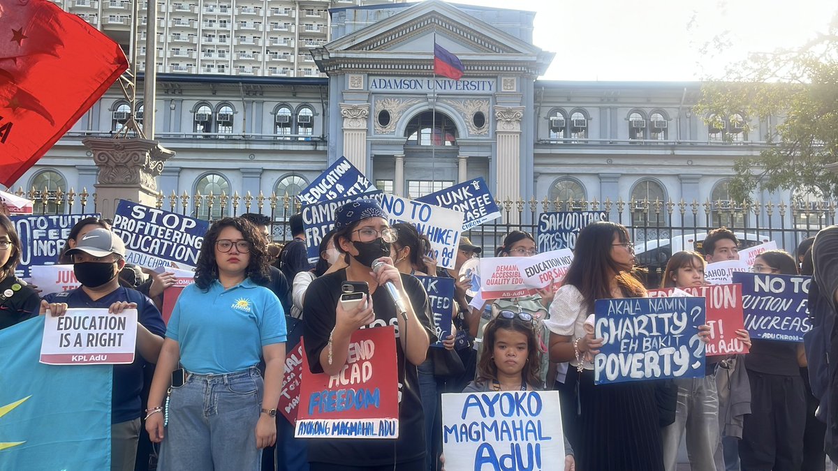 altermidya's tweet photo. Nagprotesta ang iba't ibang student organizations at publications sa Maynila nitong Biyernes, Abril 11, para tutulan ang nakaambang pagtataas ng matrikula sa Adamson University. 

Sa darating na pasukan, nagpanukala ng 5% na taas-matrikula ang administrasyon ng unibersidad. 

“Kada taon na may tuition fee increase, iniisip namin kung uunahin pa ba ang pag aaral o pagkain ng aming pamilya," pahayag ni Atty. Renee Co, first nominee ng Kabataan Partylist. 

Paliwanag ng grupo, isang karapatan ang edukasyon at hindi dapat ginagawang negosyo. 

Mga litrato at ulat ni Valentino Lisboa/Altermidya