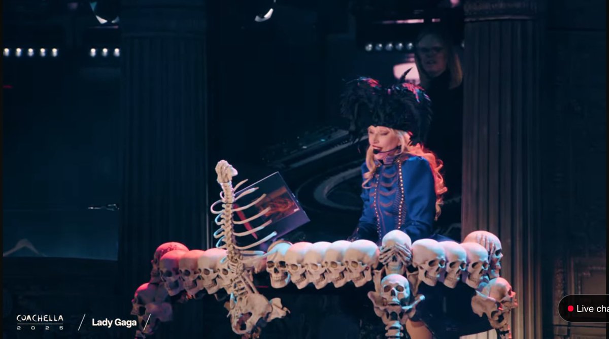 blohshscomet's tweet photo. this was absolutely everything. I will be gagged for the rest of my life bc of this performance. that’s all. goodnight. https://t.co/lnVQD5hBHZ