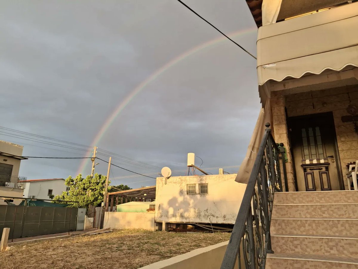 Kamina203's tweet photo. A great rainbow appeared next to my house https://t.co/9Re0QZIovS