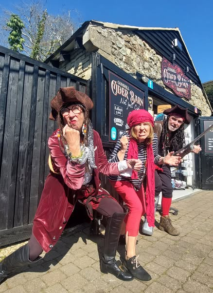 GodshillMatters's tweet photo. Dodgy pirates spotted in Godshill today. Don't panic .... its only Betty and Dick and the mischievous nipper Appy Ali promoting the Easter Monday Pirates Treasure Hunt.  You have been warned!! https://t.co/fqhuYTkd8h