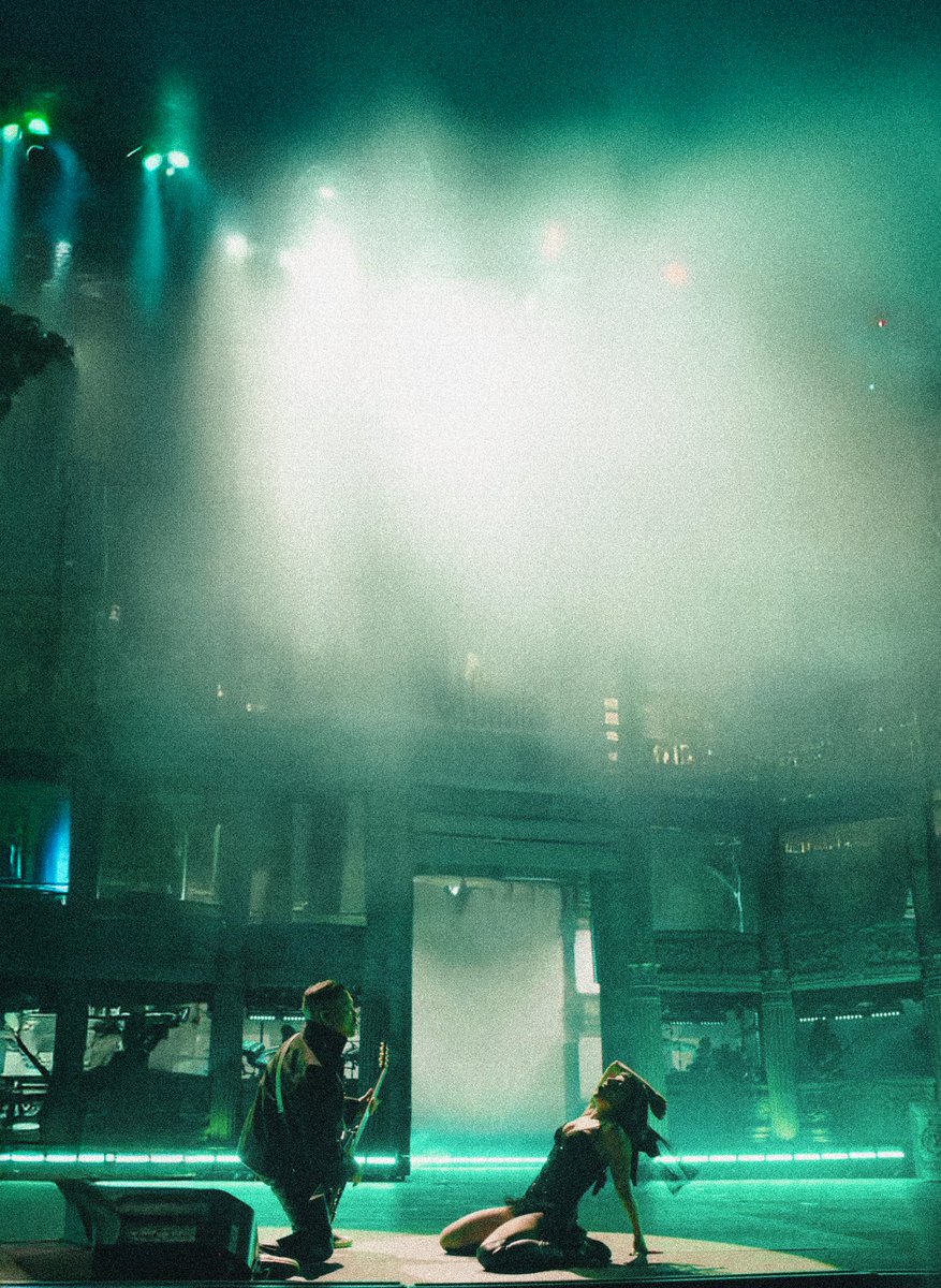 gagacord's tweet photo. DJ HIT THE LIGHTS 🗣️🐍 https://t.co/TVuW1WqFU9