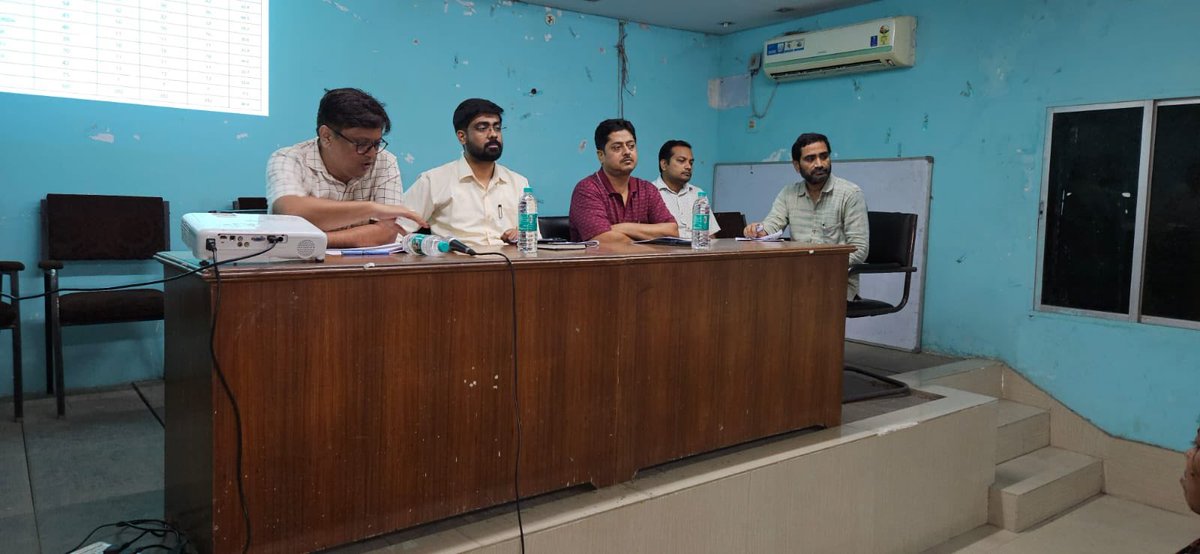 sdoranaghat's tweet photo. Chaired Development review meetings at BDO Ranaghat I &amp; II with GP Pradhans and staff.
Focused discussions on 15th FC, Banglar Bari, BSKs &amp; Anandadhara.
 #Development #Ranaghat #nadia https://t.co/0vrZL9Bmir