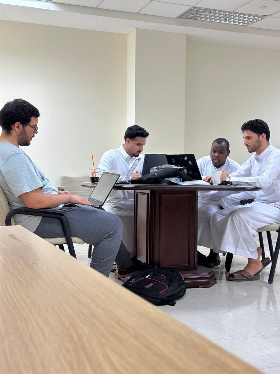PClub_NU's tweet photo. فريق نادي البرمجة في كلية الحاسب بجامعة نجران يشارك حالياً في مسابقة #pjam التي تنظمها جامعة الأمير سلطان بن عبدالعزيز @PSU_RUH. 

نتمنى التوفيق لطلابنا ولكل المشاركين في هذه المنافسة!  
#programmingjam10 #pjam10  #ACMKSA https://t.co/gwBYvjiaUF