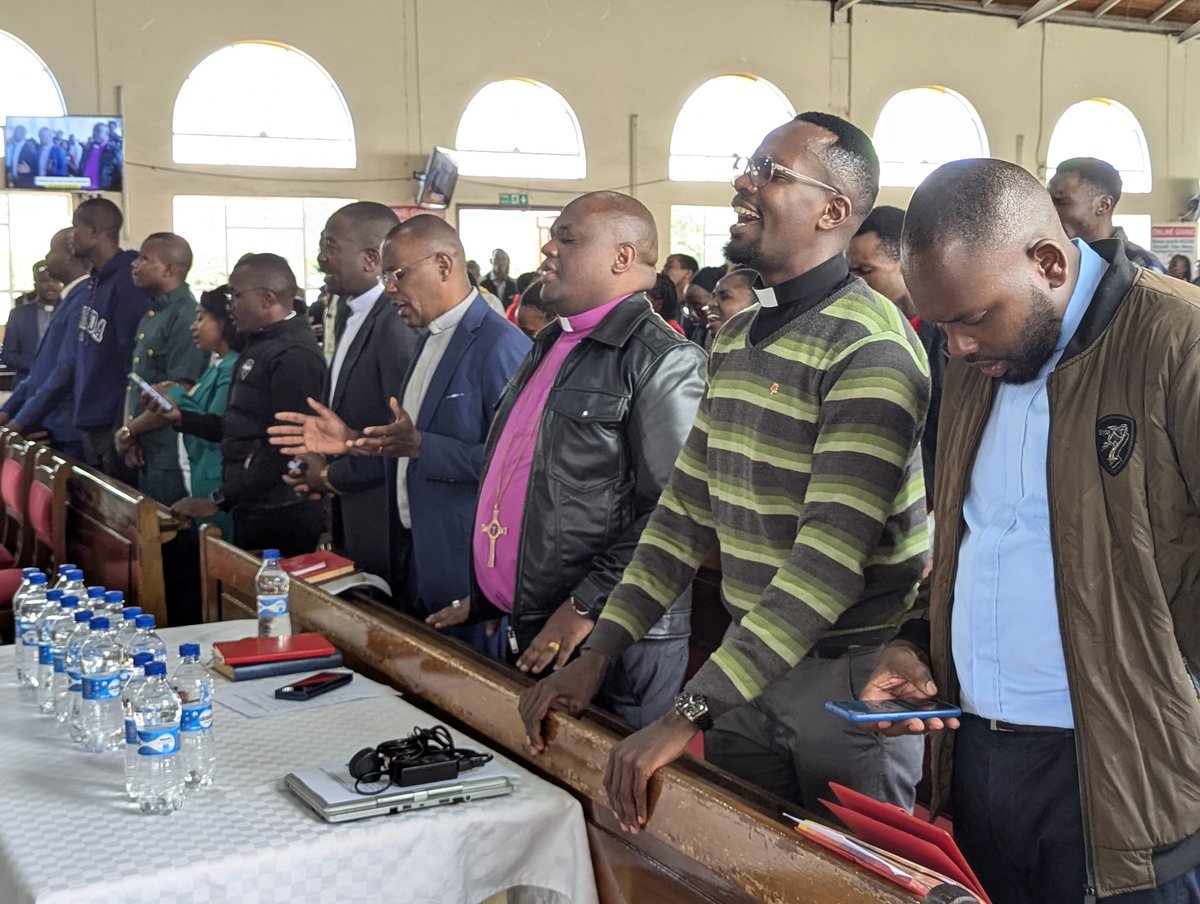 acknrbdcse's tweet photo. Proverbs 1:8 NIV
"Listen, my son, to your father’s instruction and do not forsake your mother’s teaching."
#BishopJonathan
#AckNairobiDiocese
#FatherYouthFellowship

https://t.co/rUKd8Shf7l https://t.co/lP8TXrIjTo
