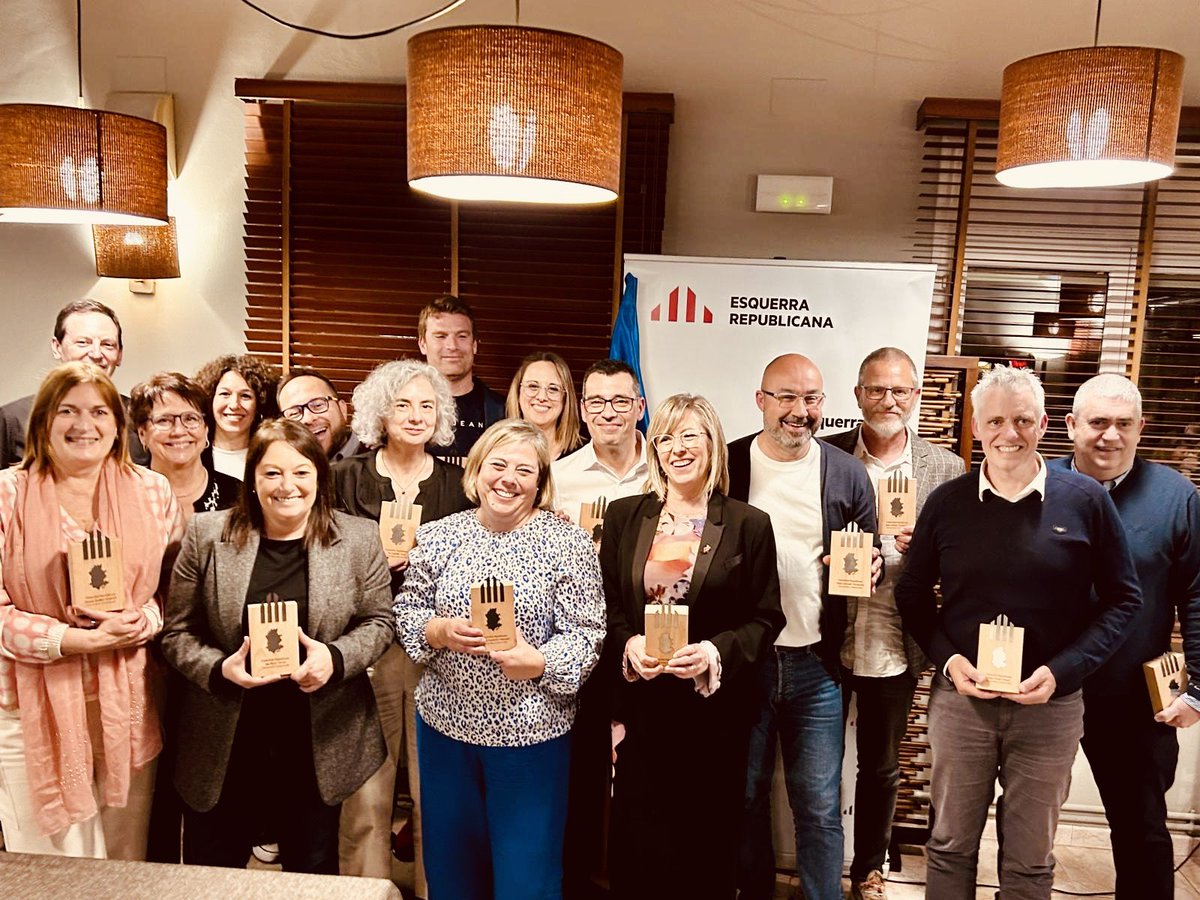 Gràcies per l’oportunitat, per la feina feta, per creure-hi, per treballar incansablement per Terres de l’Ebre i per fer equip.
Un equip amb denominador comú: la militància territorial.
És un regal, sempre, compartir temps, reptes i projectes al costat de la família republicana!