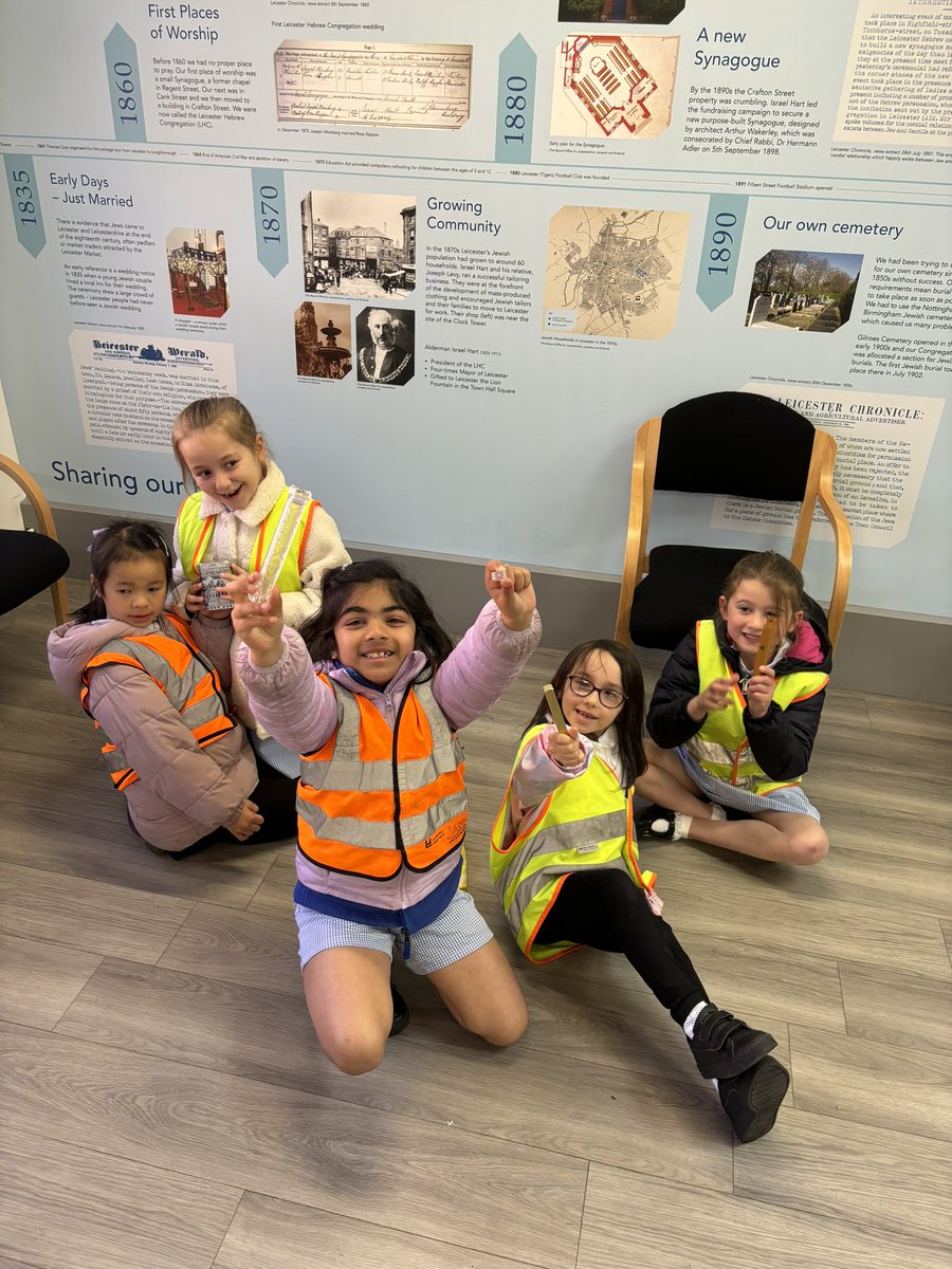 latimerprimary's tweet image. Year 2 had a great time visiting the Leicester Hebrew Congregation synagogue this week, as part of their RE learning😀 #LatimerRE #Year2 #ClassMN