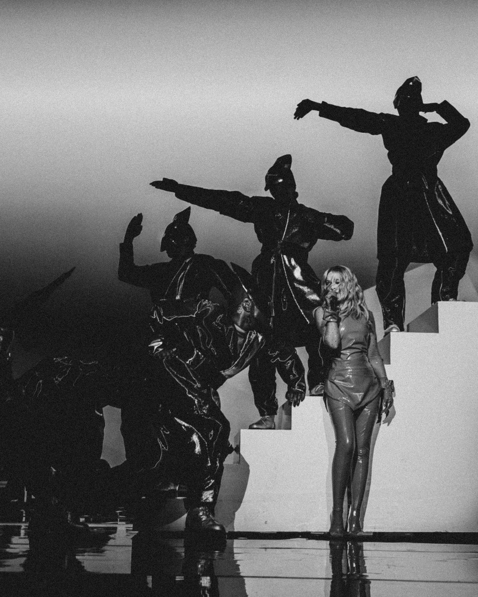 kylieminogue's tweet photo. Atlanta I love you!! What a night!! 💎💖 https://t.co/fBrp3RxdBy