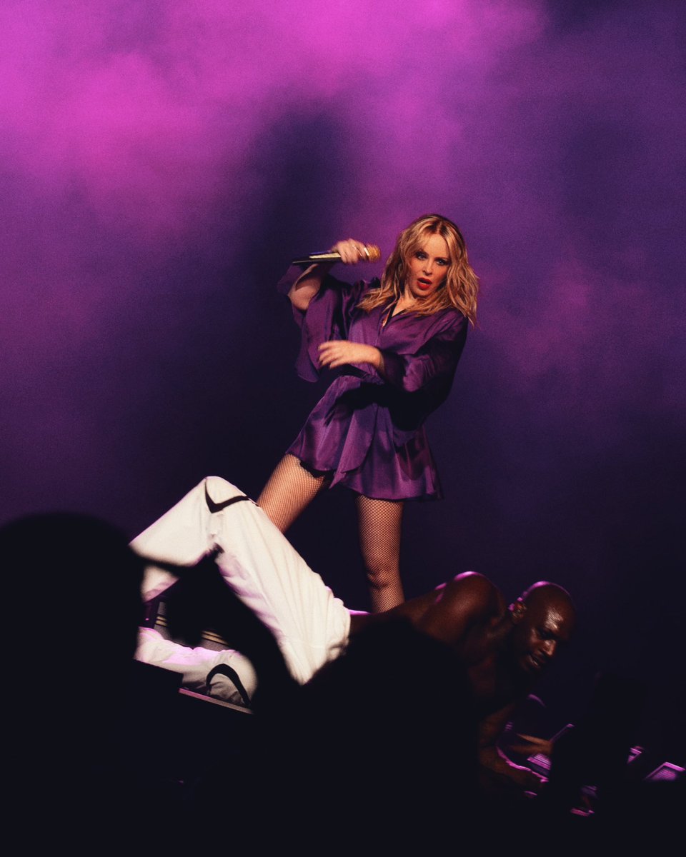 kylieminogue's tweet photo. Atlanta I love you!! What a night!! 💎💖 https://t.co/fBrp3RxdBy