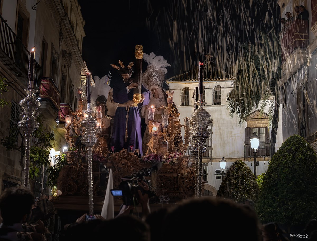 Hoy es día de <a href="/Hdad_Entrega/">Hdad. de la Entrega</a> en #jerez <a href="/cofrademania/">COFRADEMANIA</a>  y esta es la única lluvia posible