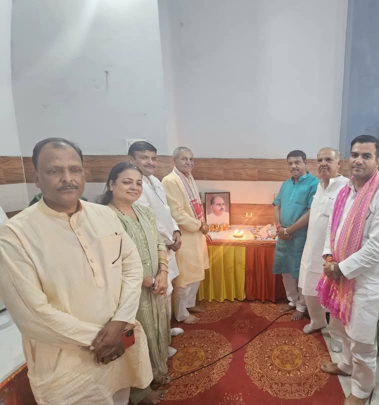 tarunsethbjp's tweet photo. भारतीय जनता पार्टी के 46वे० स्थापना दिवस के अवसर पर छाता विधानसभा के में आयोजित सक्रिय सदस्य सम्मेलन में भाग लिया एवं ऊर्जावान सक्रिय सदस्यों से सरकार की जनकल्याणकारी नीतियों को घर घर पहुचाने का आह्वान किया।
@rajnathsingh @Bhupendraupbjp @idharampalsingh @myogiadityanath https://t.co/wGzEgG9i1J