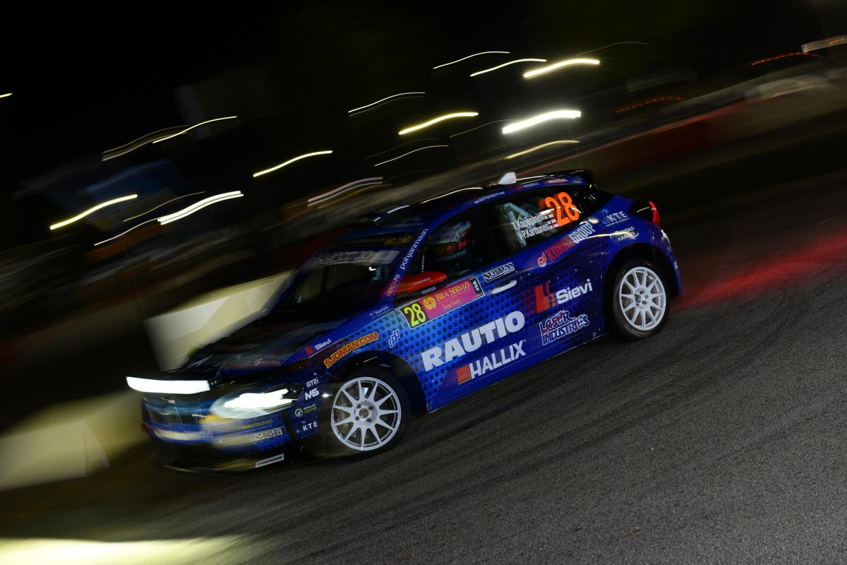 lancia_official's tweet photo. Lights on, engines roaring: #RallyRegionePiemonte starts with a night show full of racing energy and local vibes. 🔥

#Lancia #LanciaIsBack #NewLanciaYpsilon #YpsilonRally4HF https://t.co/jka2NQuRXe