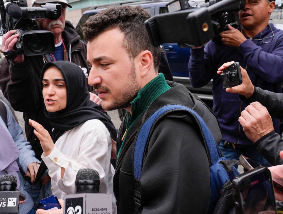 Mahmoud Khalil is getting the BOOT!!!! Bye bitch ✌️