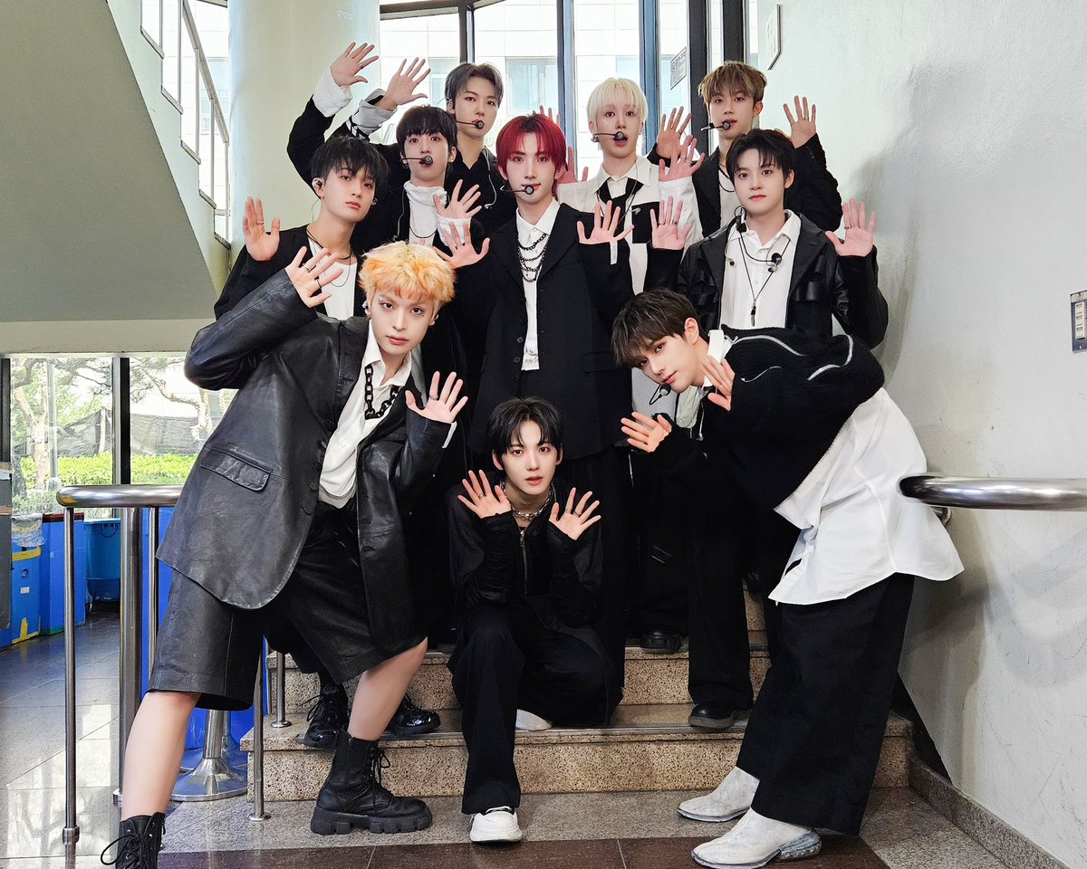 choisumint's tweet photo. Heating up Music Bank performance with Breathe like a party, but we will make sure that it won't overheated. https://t.co/9vLre2NFXl