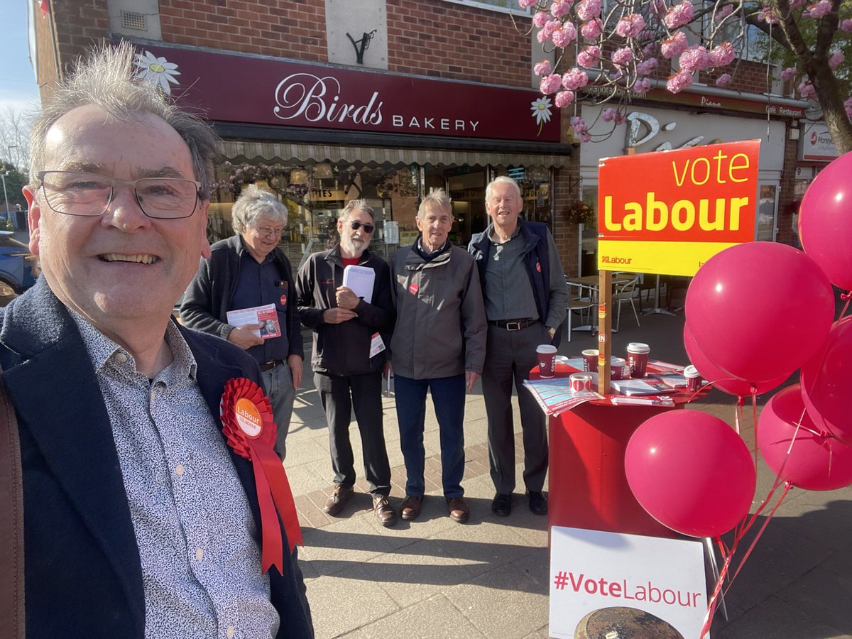 Festive balloons &amp; glorious Spring sunshine…perfect combo for campaigning in Radcliffe-on-Trent. #Hess4Radcliffe #Elections2025 #Nottinghamshire 
Promoted by Steve Collins Radcliffe Labour Party. Cropwell Road. Radcliffe-on-Trent