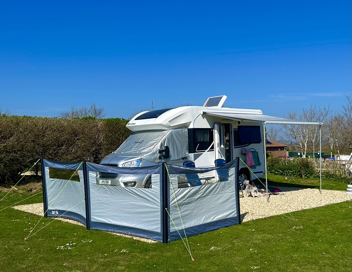 Time to relax for the #weekend down in beautiful #Dorset #JurassicCoast ☀️🚐