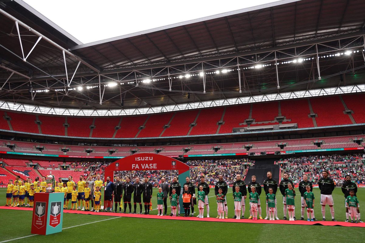 EssexReferees's tweet photo. All the best to our very own, Garry Maskell, who will be waving the flag for the 258th and the final time on the @EFL today at Chesterfield vs. Fleetwood Town.

A journey that began in the parks of Southend-on-Sea and saw Garry officiate The FA Challenge Vase Final at Wembley Stadium in 2023, all the best for the future.