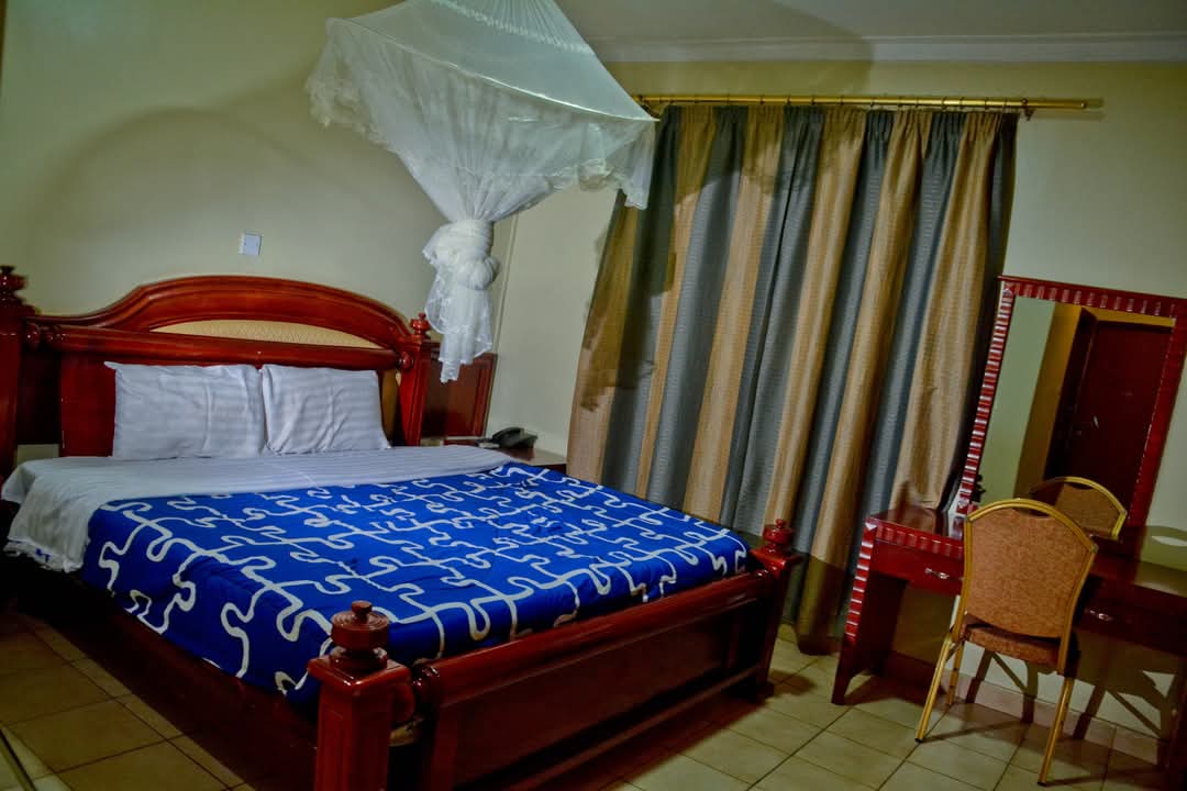 EmeraldHotelkla's tweet photo. Easter Weekend plans?
Escape the bustle and unwind with our serene accommodation, great food, and unmatched comfort at Emerald Hotel Kampala.
๐ Book now: 0752747529 | 0773561524
๐ง emeraldgreenuganda@gmail.com
#EasterEscape #StayWithUsUG #EmeraldEasterStay #KampalaHotels https://t.co/ZeHVyyxFIC