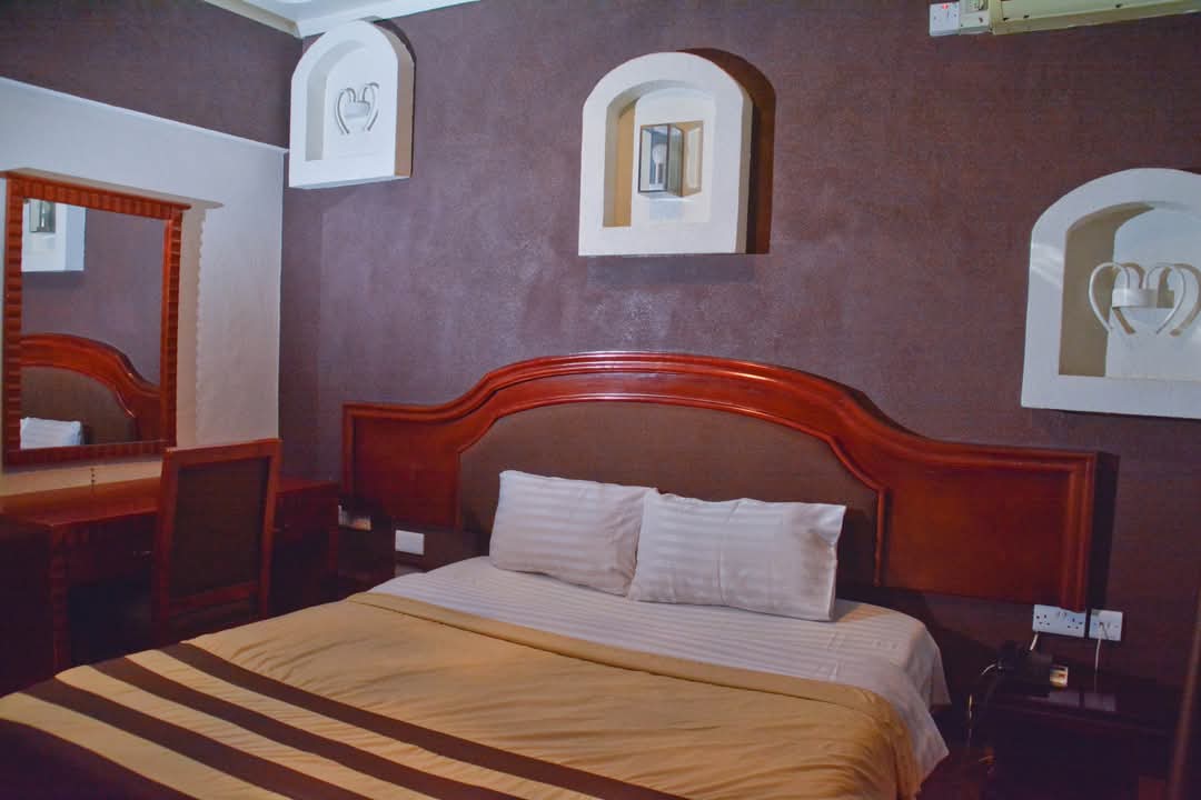EmeraldHotelkla's tweet photo. Celebrate Easter in style!
Book your Easter Weekend stay at Emerald Hotel Kampala for a relaxing, family-friendly escape in the heart of the city.
๐ 0752747529 | 0773561524
๐ https://t.co/Tsq5JKBOtM
#EasterGetawayUG #EmeraldHotelKampala #StaycationUG #HolidayInKampala https://t.co/na37HLxDIA