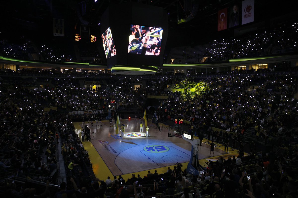FBBasketbol's tweet photo. EuroLeague Playoff serisi ilk iki maçının bilet satışı başlıyor.
#YellowLegacy #EuroLeague 

👉 https://t.co/hm4ZUIIBJB https://t.co/02nlPv2oc1