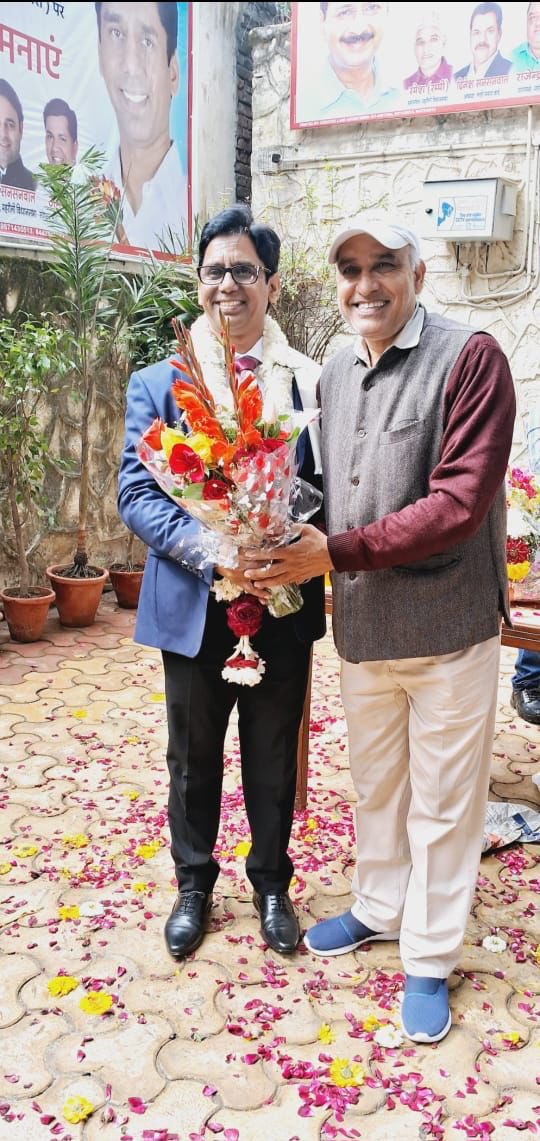 MLA_NareshYadav's tweet photo. महरौली विधानसभा के कर्मठ और मज़बूत साथी, मेरे  प्रिय मित्र रम्मी भाई जी को जन्मदिन की हार्दिक बधाई एवं शुभकामनाएं। परमात्मा उनको हमेशा स्वस्थ रखे और वो अपनी जिंदगी में हर ऊंचाइयों कों प्राप्त करें । 
🎂🎂🎂🎂🎂

नरेश यादव
पूर्व विधायक महरौली 

#birthday https://t.co/GHWTKqafSV