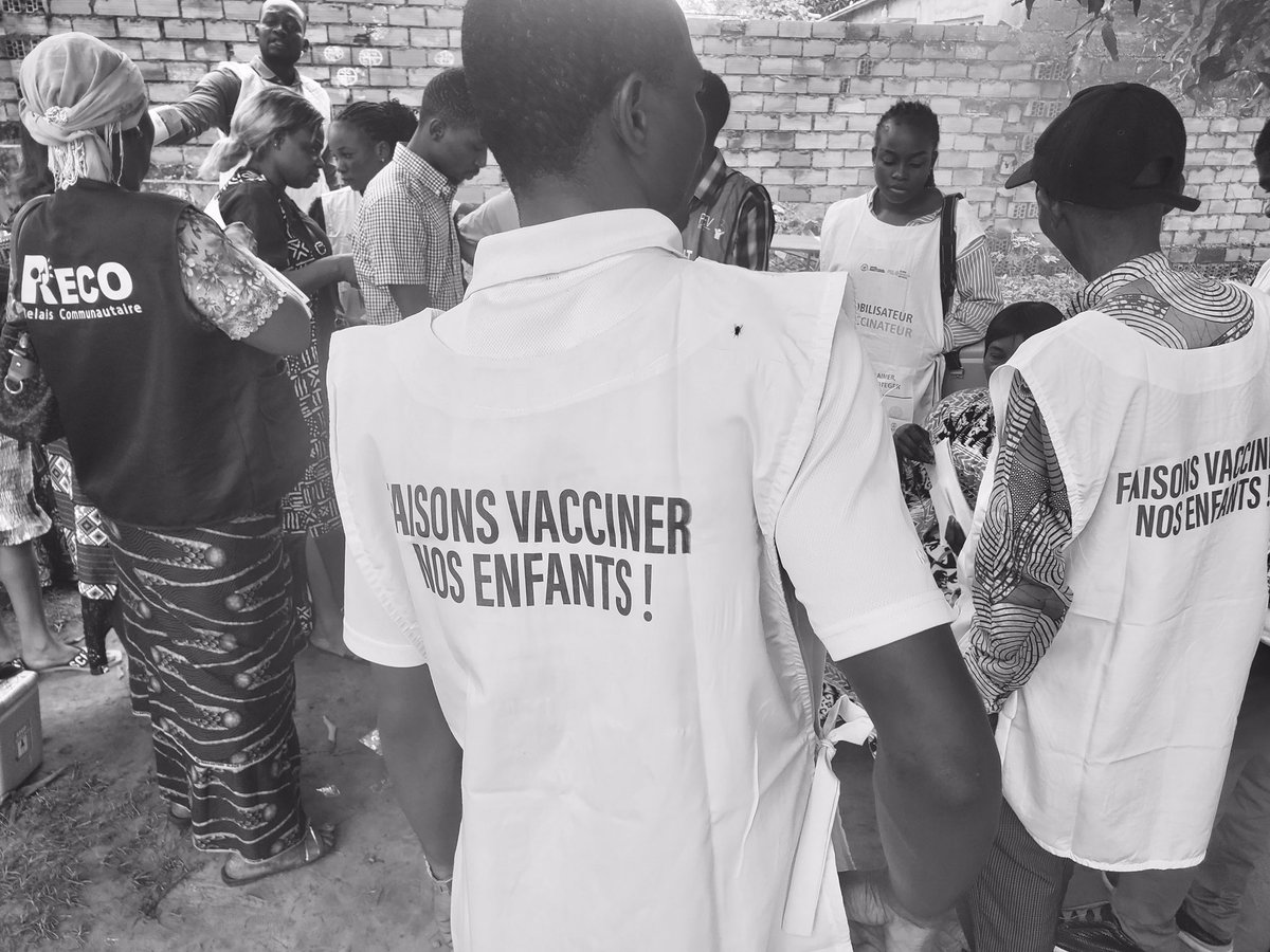Ftkmmnl1's tweet photo. À tous nos relais communautaires de mon aire de santé Djelo Binza, les policiers sanitaires dans le front en pleine campagne contre la poliomyélite (Buka Buka).

Ma communauté, notre combat
#Poliomyélite #StopPolioRDC #omsafrique #communauté #santé #vaccination #StopPolioRDC https://t.co/83jKFjLaXn