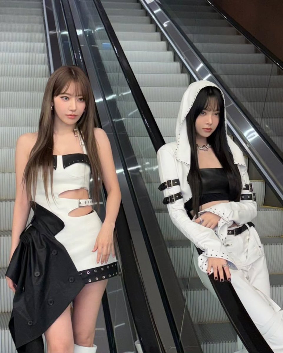 eunchcea's tweet photo. ㅤ
[ 𝗘𝘂𝗻𝗰𝗵𝗮𝗲 ] 🤍🖤
ㅤ https://t.co/W1Bx9q0LY6