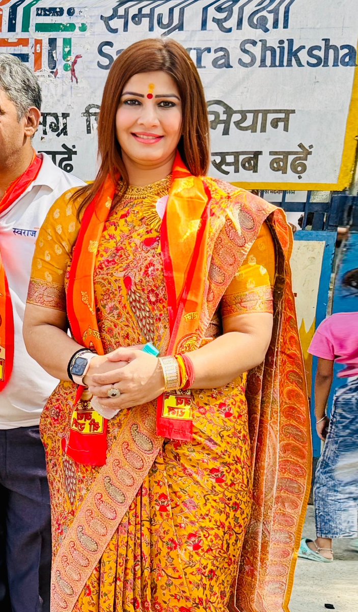 RubyPhogatYadav's tweet photo. जय श्री राम ll
आज #दक्षिणदिल्ली #लोकसभा के विभिन्न स्थानों पर श्रीहनुमान जन्मोत्सव मनाते हुये क्षेत्रवासियों को शुभकामनाएँ प्रेषित की।
#RubyPhogatYadav
#रूबी_फोगाट_यादव
#ExCandidate #SouthDelhiLokSabha
#पूर्व_प्रत्याशी #दक्षिणदिल्ली #लोकसभा #RubyYadav https://t.co/E8DgoIpt79