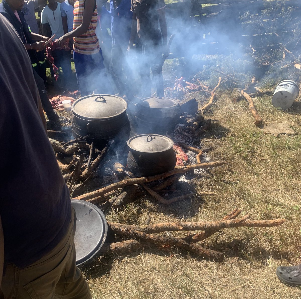 Sgadi28's tweet photo. #DabaneBarbecue #OneDayTournament #SaphindaSingooFulashe #NgxingxoloLocation #Mooiplaas https://t.co/Rj0Q9ei6Wt