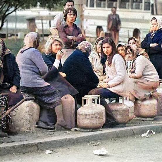 Eskiden daha güzeldi diyenler.
Eskiye dönüyoruz sunuz hayırlı olsun..
<a href="/uskudarbld/">Üsküdar Belediyesi</a>