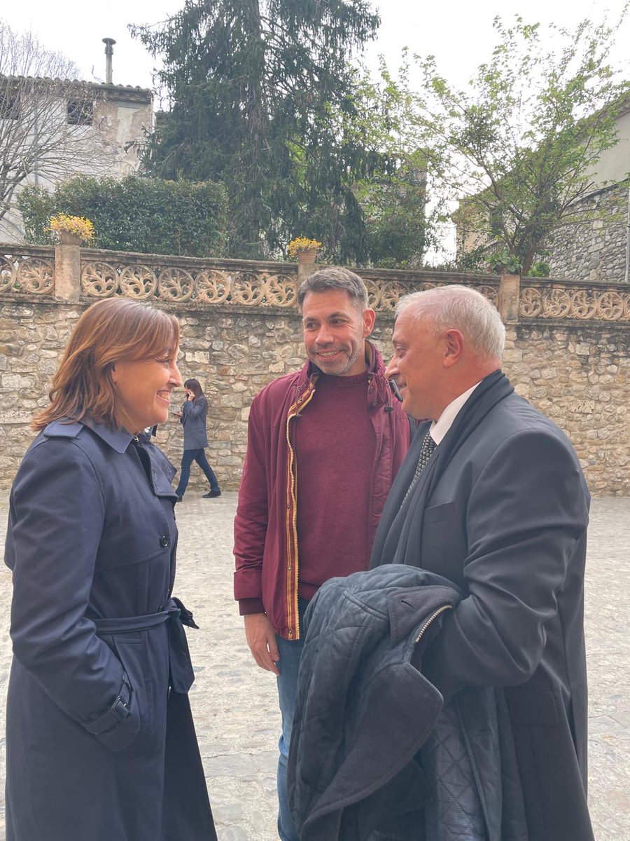 Molt i molt agraïts per la visita de l’Honorable Consellera ⁦<a href="/SilviaPaneque/">Sílvia Paneque</a>⁩ per viure els Dolors de Besalú ❤️❤️