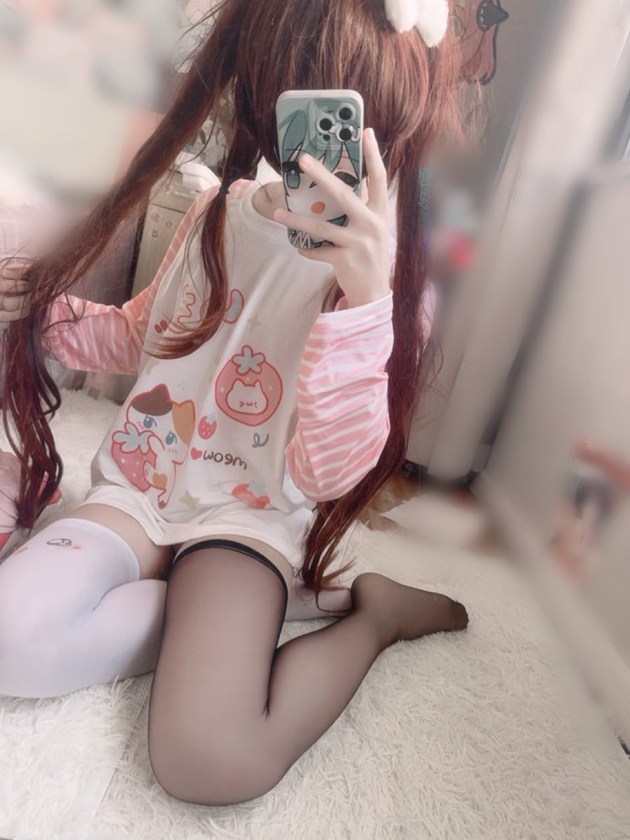 おじさんのつばで身体中、汚されたい。。