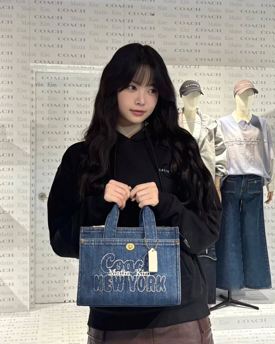 eunchcea's tweet photo. ㅤ
[ 𝗘𝘂𝗻𝗰𝗵𝗮𝗲 ] 🧡
ㅤ https://t.co/ZcK4okMbVN
