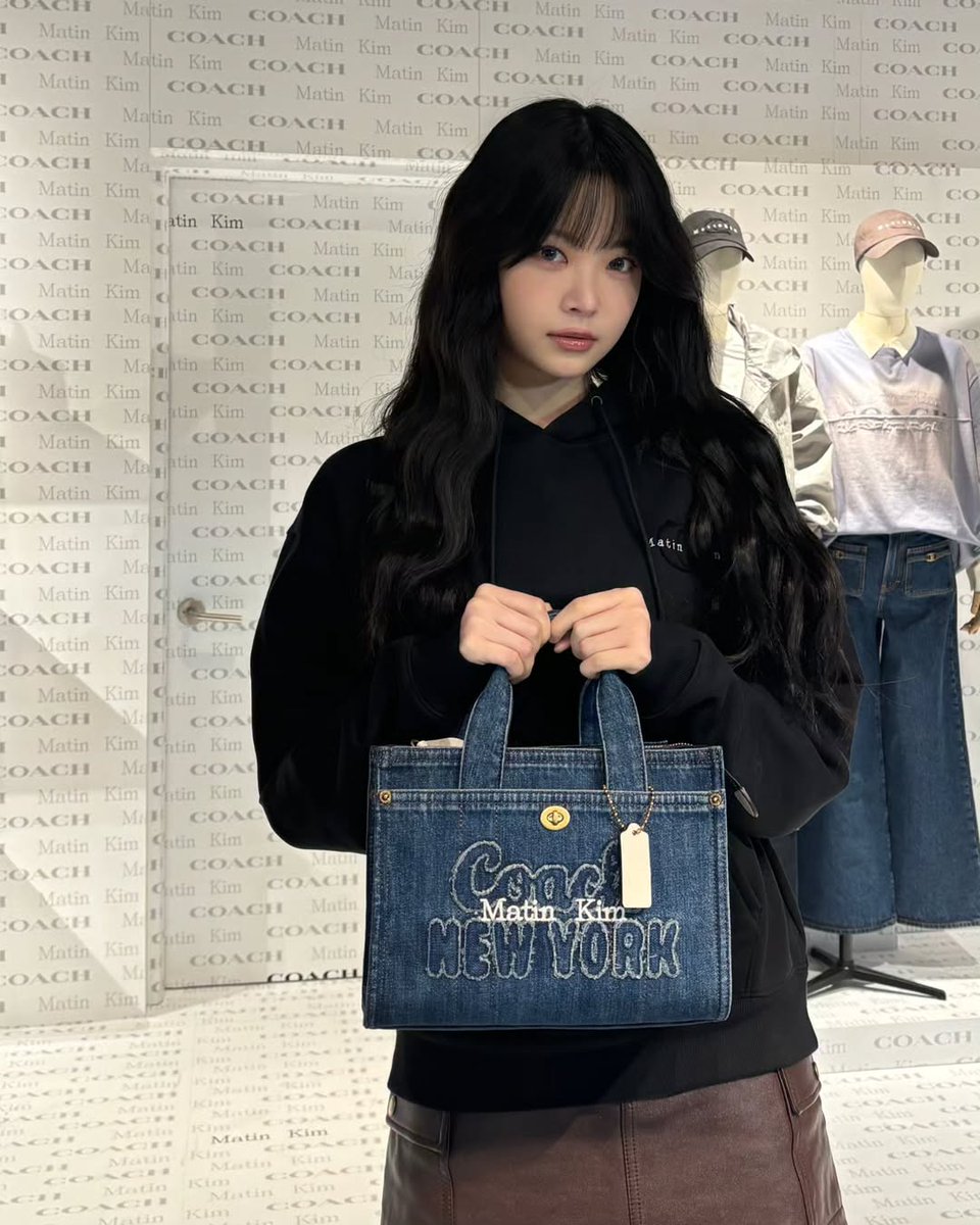 eunchcea's tweet photo. ㅤ
[ 𝗘𝘂𝗻𝗰𝗵𝗮𝗲 ] 🧡
ㅤ https://t.co/ZcK4okMbVN