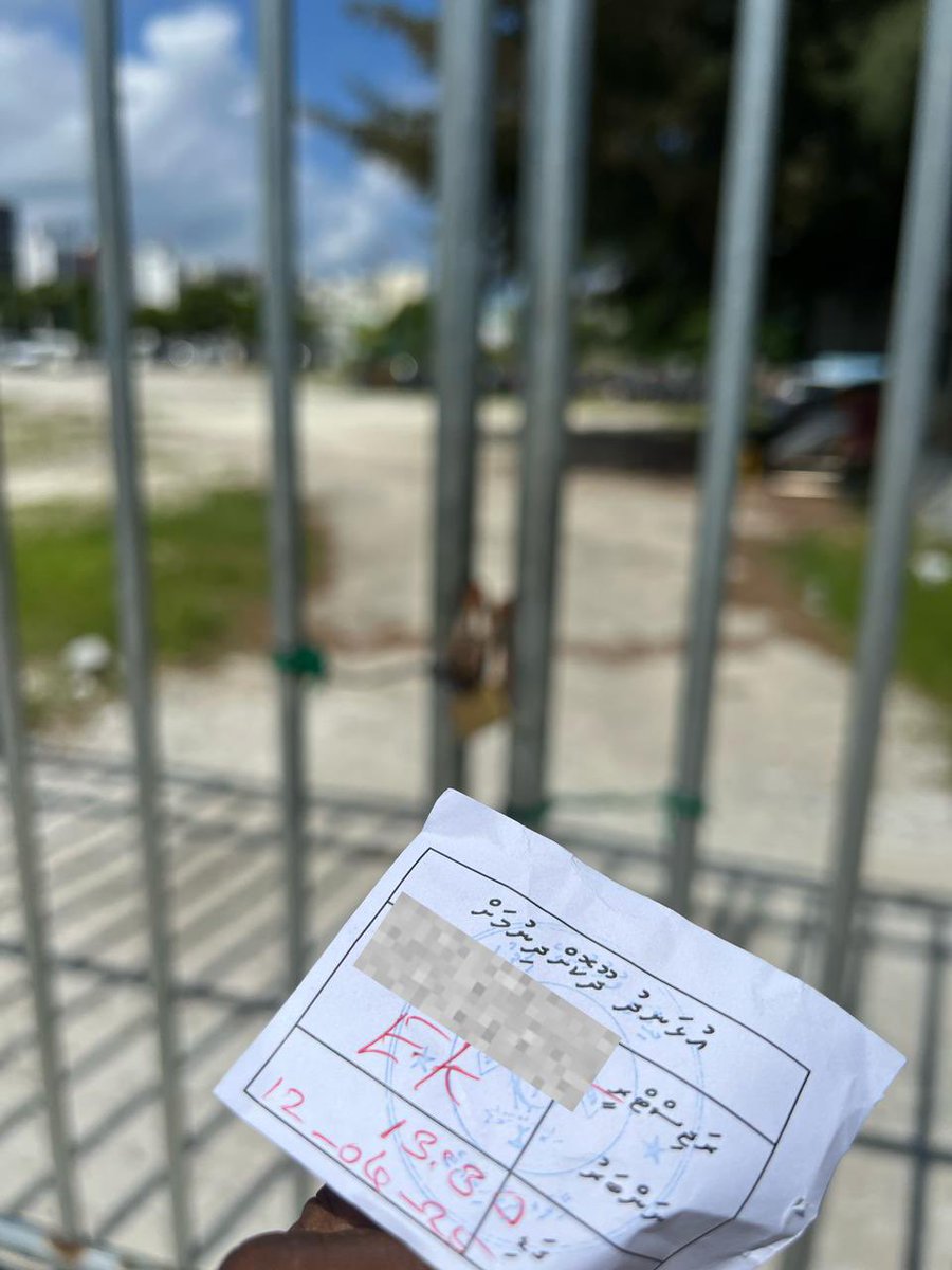 ismaalu21's tweet photo. Citizens always seem to be the ones who suffer.
My car was towed, and I paid all the required fees.@PoliceMv informed me that the tow yard would open at 13:30, but it’s now 13:50 and it’s still closed.
Who should I contact regarding this delay?
@PoliceMv https://t.co/JeezfFotck
