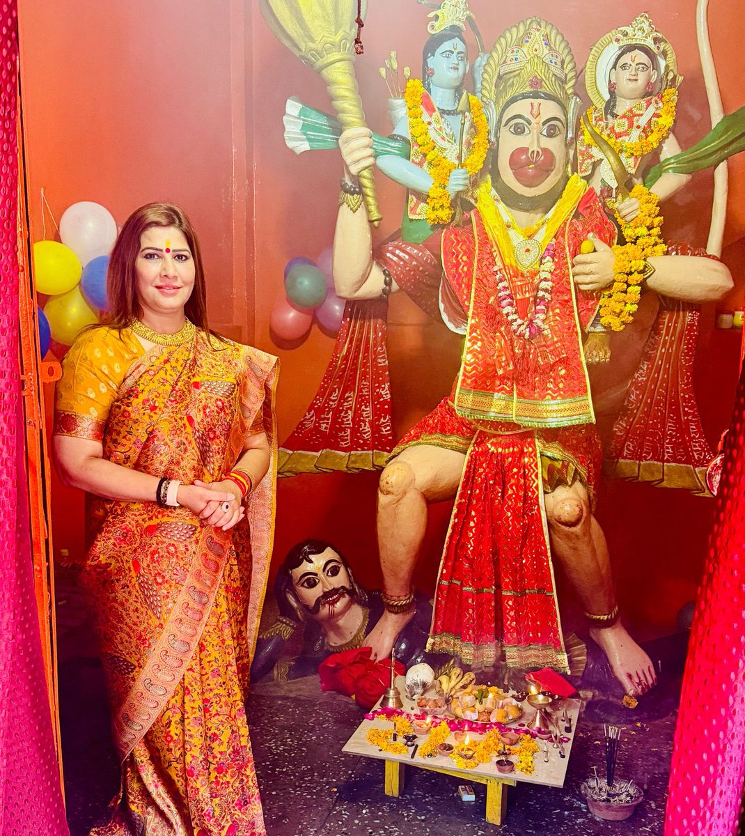 RubyPhogatYadav's tweet photo. जय श्री राम ll
आज #दक्षिणदिल्ली #लोकसभा के विभिन्न स्थानों पर श्रीहनुमान जन्मोत्सव मनाते हुये क्षेत्रवासियों को शुभकामनाएँ प्रेषित की।
#RubyPhogatYadav
#रूबी_फोगाट_यादव
#ExCandidate #SouthDelhiLokSabha
#पूर्व_प्रत्याशी #दक्षिणदिल्ली #लोकसभा #RubyYadav https://t.co/O8wJIrw4BJ