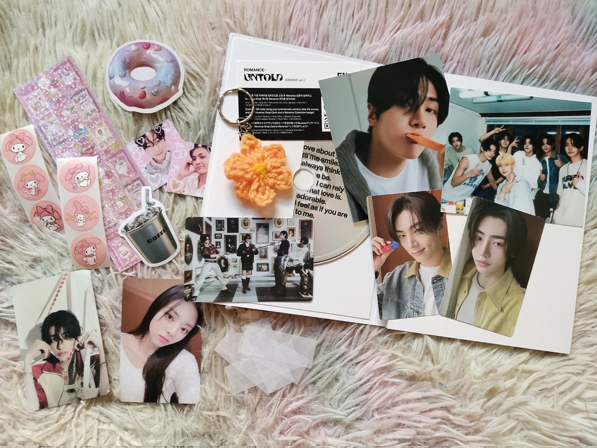 wonzluvre's tweet photo. 💌 #aleemailz 
💭 #llillifeedbacks

my r:u jay version arrived today! thank you so much @llillichloe for the giveaway 🫶 i'm so happy with my pulls JAYHOON🐈‍⬛🐧thank you also sa freebies, orange flower crocheted keychain, and confetti !! may ilalagay na ako sa frameee 🥹🫶 YAYYY https://t.co/YfH58WMZN9