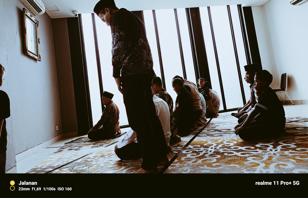 PKS_Sumsel's tweet photo. Kader istirahat, salat, saat halal bihalal keluarga besar PKS Sumsel di Hotel Santika Premiere, Sabtu (12/4/2025). https://t.co/txpNZ4IwiI
