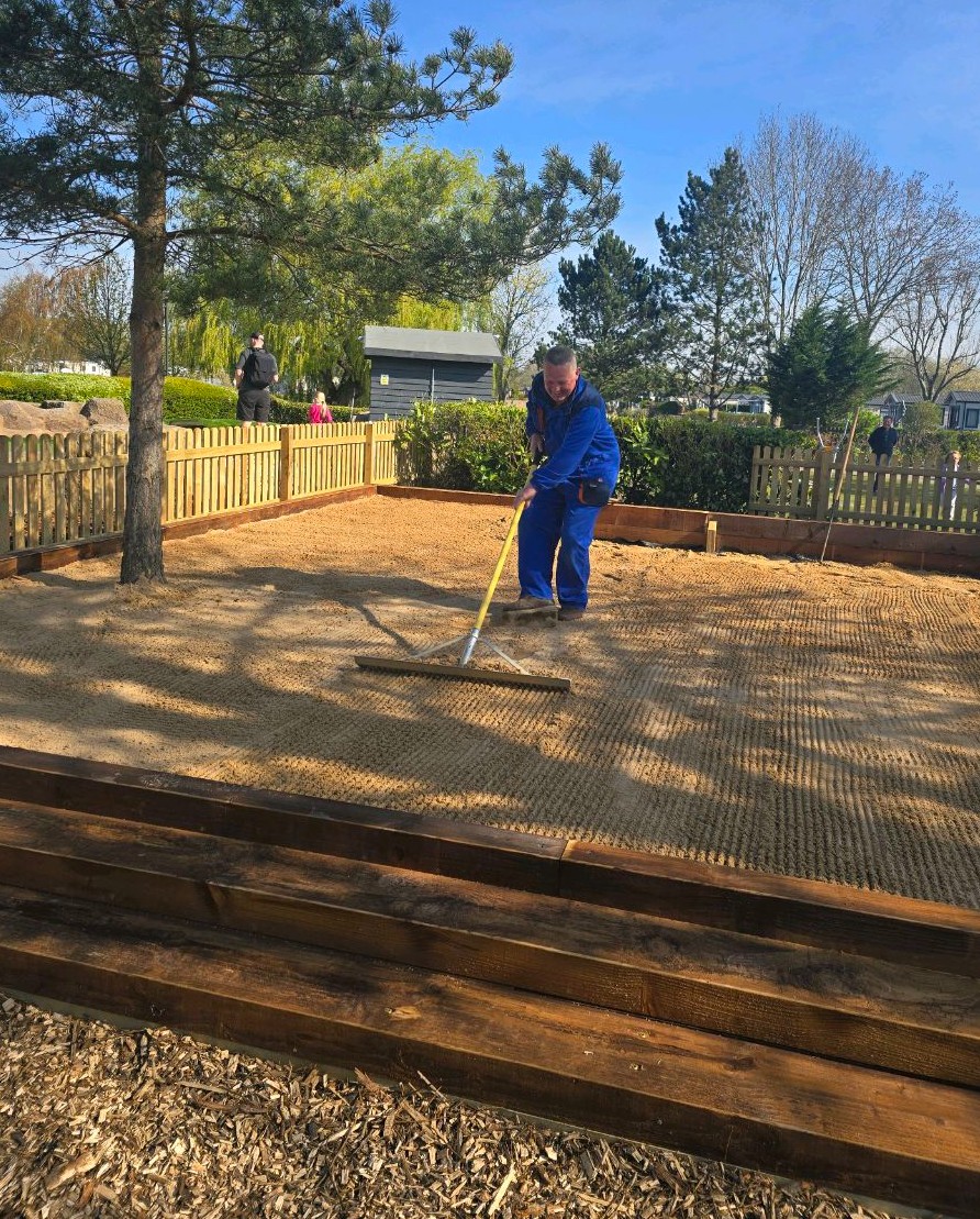 Cosgrovepark's tweet image. Carl working hard as always getting the 🌟NEW SANDPIT 🌟 ready!

Keep your eyes peeled! 😍

#CosgrovePark #InsideCosgrovePark #LivingTheDream #HappyPlace #HolidayPark #Relaxation #HolidayHomes #TouringCaravans #OverNightTouring #Nature #Caravan #Sunshine #FamilyTime