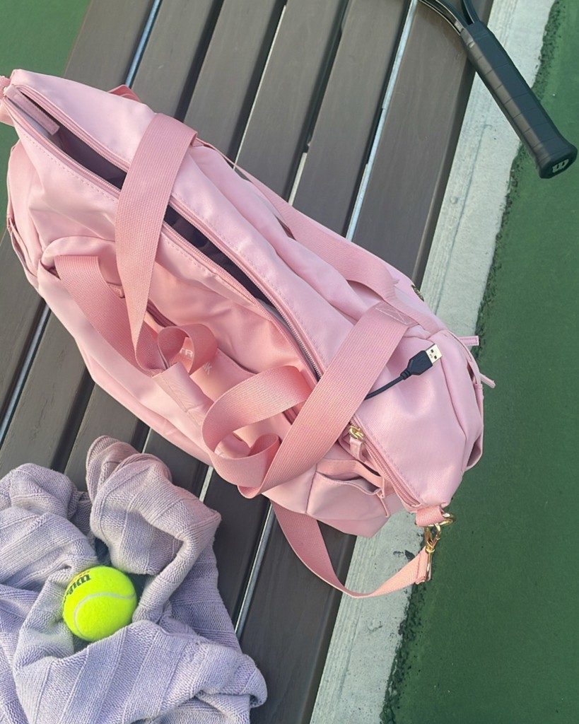 123presets's tweet photo. 🌸 Spring is blooming and so should your feed
The new Sage &amp; Pink presets = instant pastel perfection for that airy, light-filled look 

Minimal, feminine, totally 2025 🌷
Your aesthetic era starts now.
#123presets https://t.co/6bPX2FTwgV