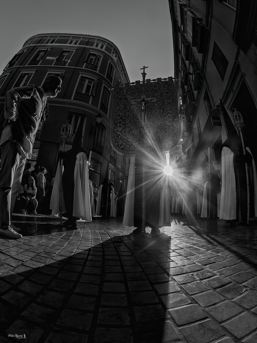 Hoy es día de <a href="/cristomutilado/">COFRADIA MUTILADO</a>