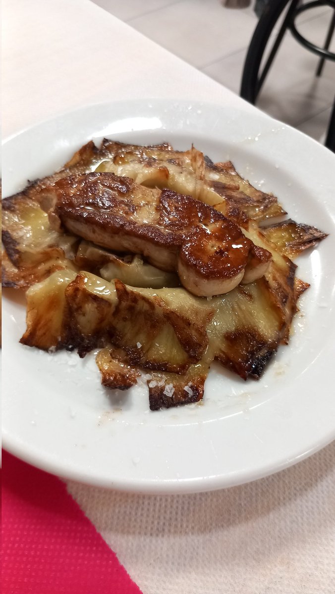 PepGranellTrave's tweet photo. Un picoteo para empezar esta #SemanaSanta2025 en magníficas condiciones anoche
Ca La Rosa #burriana
No falla nunca💪👏🥳
Salut y caloret
#BuenosDias #Restaurants #foodie #gastrolovers #gastronomía #menjar #vacaciones #eating #sabado #bondia #tapear #Bravas #chipirones #foie https://t.co/TXhVgKZY4V