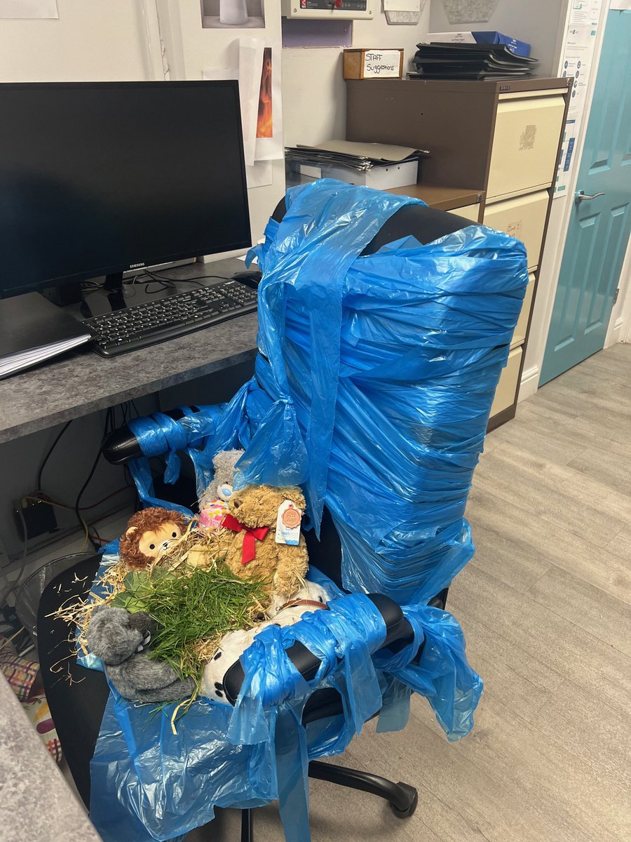 ARMSCARE's tweet photo. How much does our team love their manager and deputy? Well, quite a lot considering these guests were found on April Fools Day!

Another manager told her staff that CQC had come in and we had a lovely bunch of staff that came in to help! We have the best team! https://t.co/IdNZ0kknHG