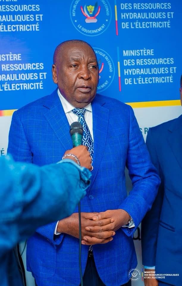 QueenMom243Re's tweet photo. BONNE NOUVELLE POUR LA RDC

Reprise des travaux de la #centrale de #Katende : 1200 tonnes de matériel sont à Tshimbulu 

La relance imminente tant attendue des travaux de cette centrale #hydroélectrique de Katende est plus qu’assurée.

Ce vendredi 11 avril 2025. @ted_lwamba 🫡 https://t.co/ijMEJF2TVr