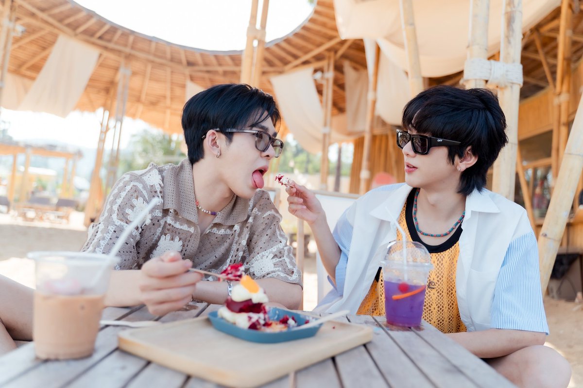 ทุกคนกินขนมกันยังไงหรอคะ? 🧁 พอดีว่า #อู่อู๋เซฟ เค้ามีคนป้อนให้อ่า 🥴 ขอสามคำให้การกระทำอู๋เซฟหน่อยค่า ✨

#SansirixAuauSave #แสนสิริถิ่นพี่หนูชอบ #LookAround #Auautnp #savewrg #AuauSave #Sansiri #domunditv https://t.co/QIz3YIIHNd